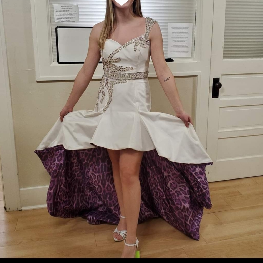 NWT size 4 (tag 8) ivory & lavender prom/pageant/evening gown by Terani Couture - Picture 2 of 3